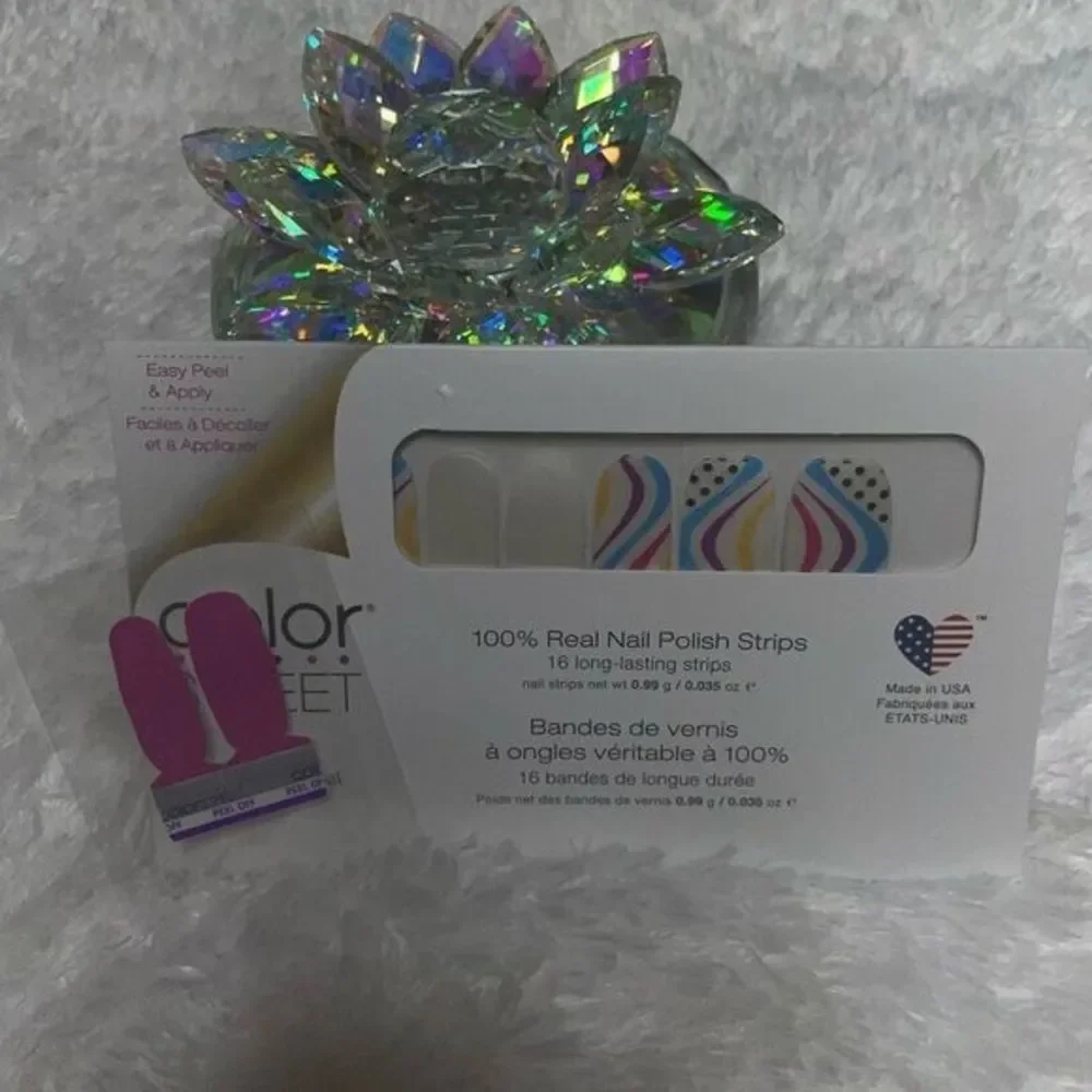 Color Street - “Cool Beans” a fun retro 80s style, shimmery nail strips - Picture 9 of 9